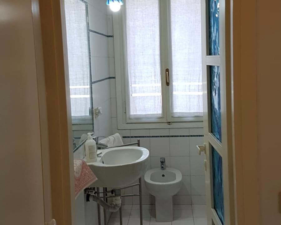 Residenza Emilia Apartment Venesia Bagian luar foto